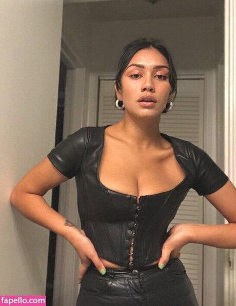 Luciane Buchanan アートポルノスター ギャラリー