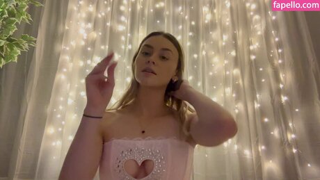 ハロウィン オンリーファン ポルノ 写真