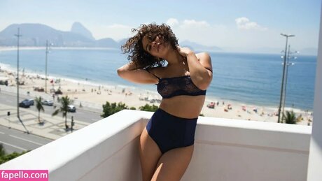 Cantora Flora Matos 独占スター 写真