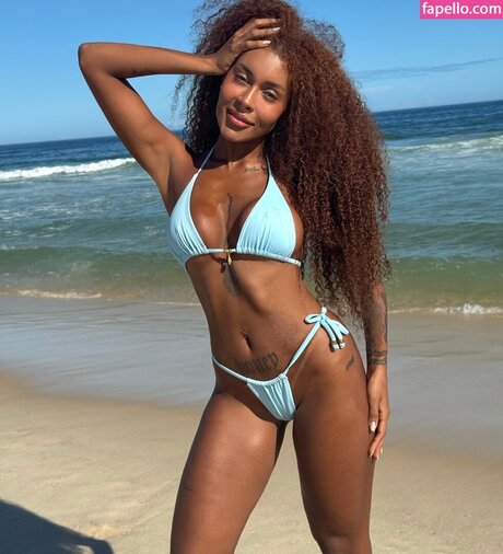 Giovanna Jacobina 独占ポルノスター 写真