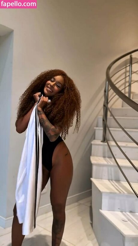 Giovanna Jacobina ポルノスター ギャラリー