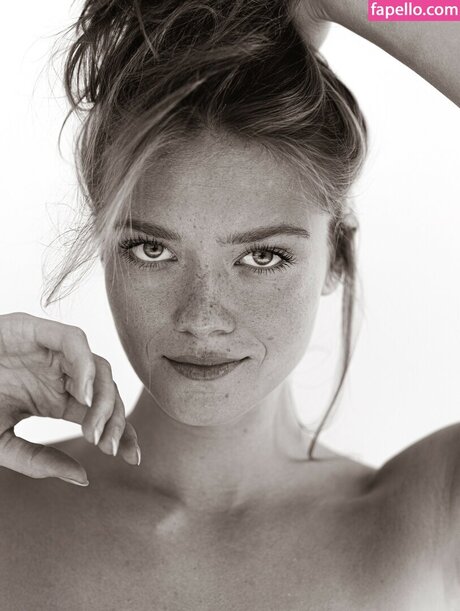 Tatiana Kozina 裸のポルノスター 写真