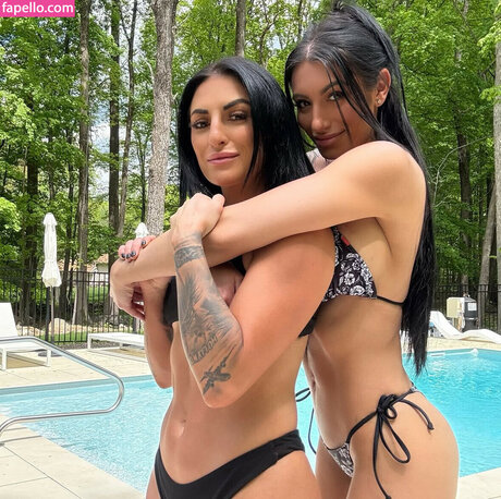 Toni Berenato ポルノスター ヌード ギャラリー