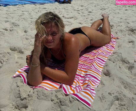 Kaylee Sticker 素敵なモデル 画像