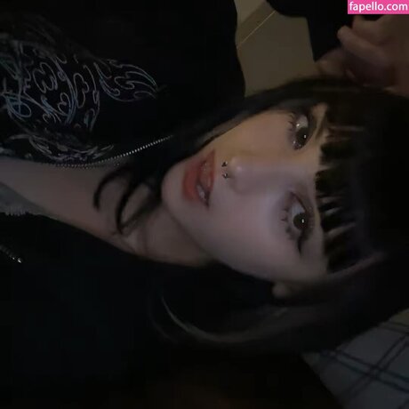 Vynomous ポルノスター セクシー アーカイブ