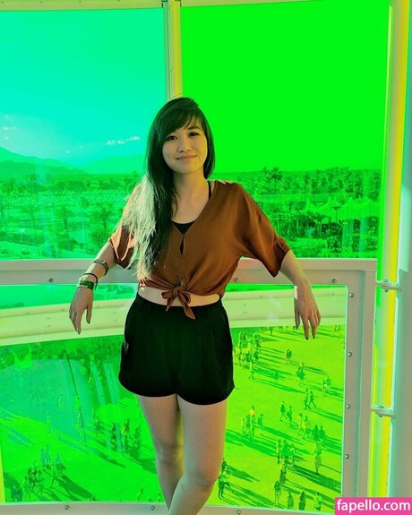 Julia Chow トップポルノスター 画像