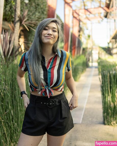 Julia Chow アートモデル 写真