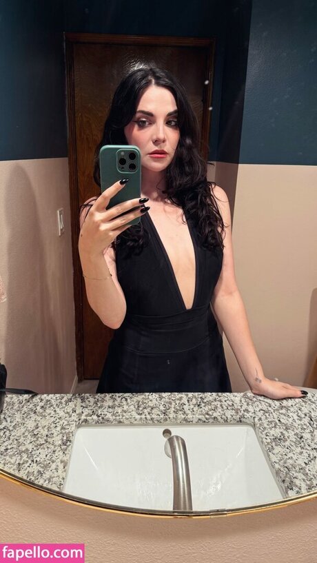 毛深い足のOnlyFans ポルノ ギャラリー