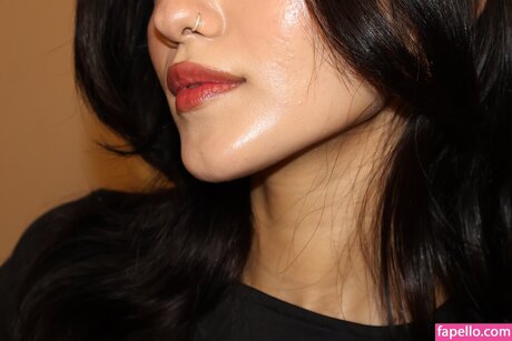 ishitasgj ホットなモデル 写真