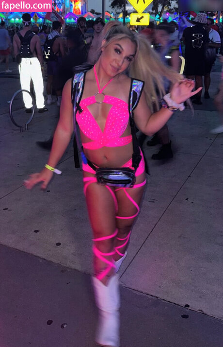 Thea Hail ポルノスター 美しい 写真