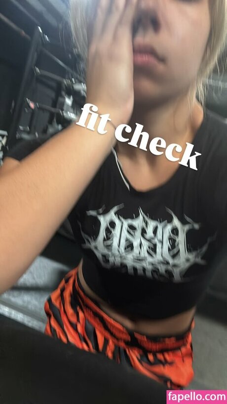 Thea Hail ポルノモデル 写真