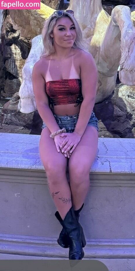 Thea Hail エロティックなスター 写真