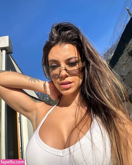 Carly Santos ヌードモデル 写真