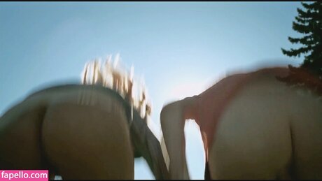 June Diane Raphael 無料モデル 写真