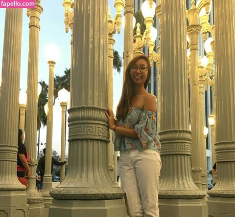 英国のティーンオンリーファン 裸 写真