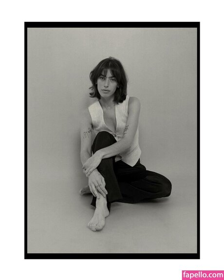 Clara McGregor ポルノスター ヌード アーカイブ