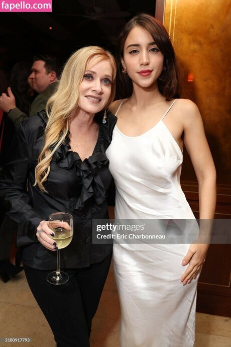 背が高くて巨乳のOnlyFans ポルノ アーカイブ