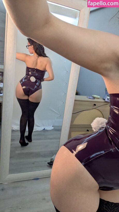 ゴス3P OnlyFans ホットポルノ 写真