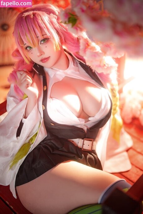 Takoma Yuyi 裸のスター ギャラリー