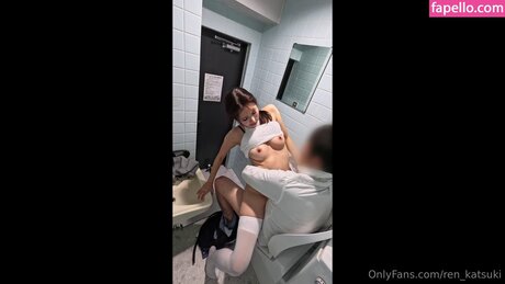 小人ヌードオンリーファンズ 美しいヌード 写真