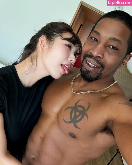 ゴス3P OnlyFans 美しい裸 画像