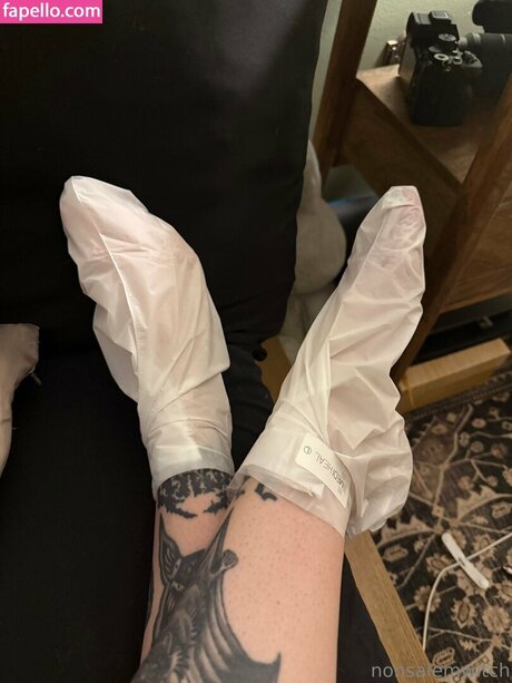 ママの足OnlyFans ホット 写真