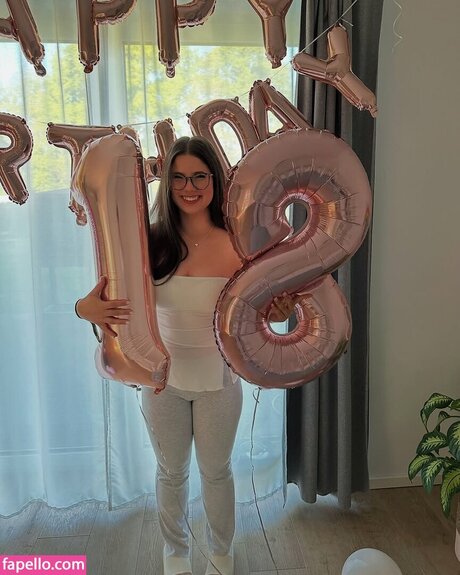 Lilousecret 完璧なポルノスター 画像