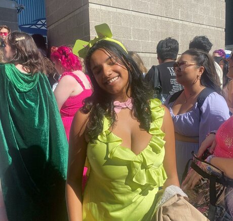 Abby Govindan スター 裸 写真