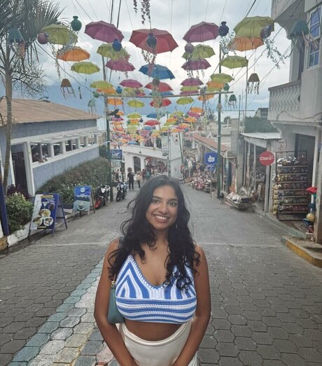 Abby Govindan ポルノスター 素敵 画像