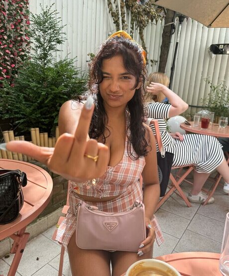 Abby Govindan 素敵なスター 画像