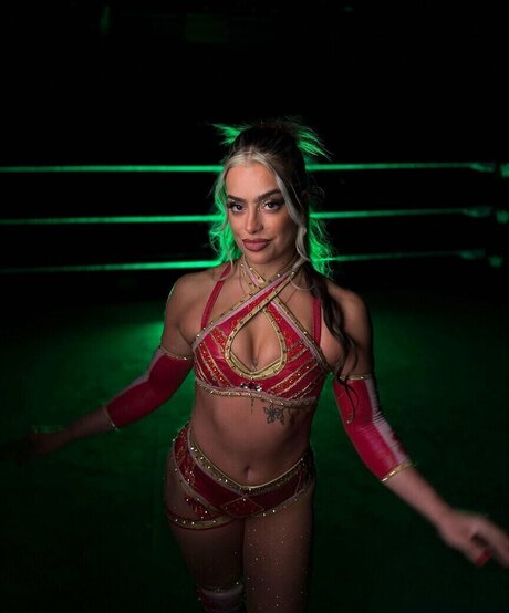 Sirena Linton エロティックなスター 画像