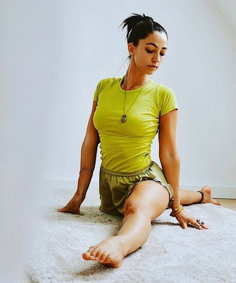 巨乳義母OnlyFans 美しいヌード ギャラリー