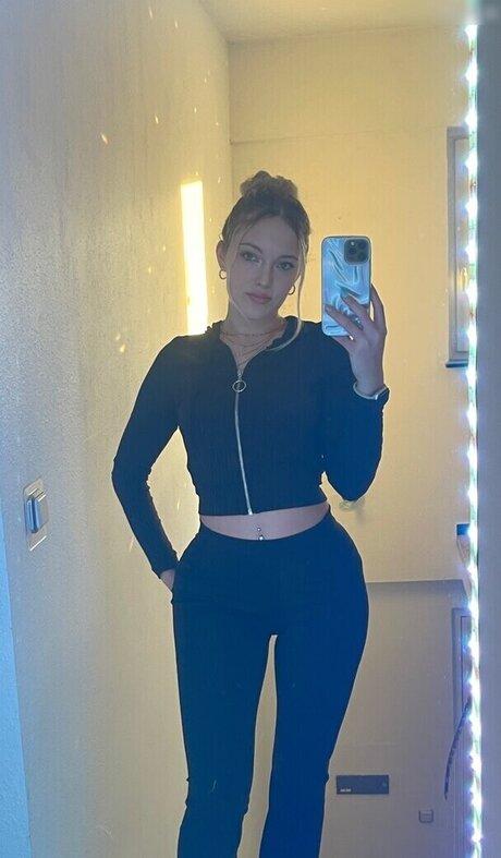 オフグリッドオンリーファンズ 美しいxxx 写真