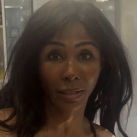 Sinitta エロティックなモデル 画像