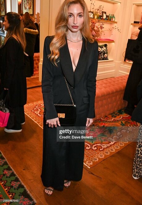 ラバーオンリーファン 美しいxxx 写真