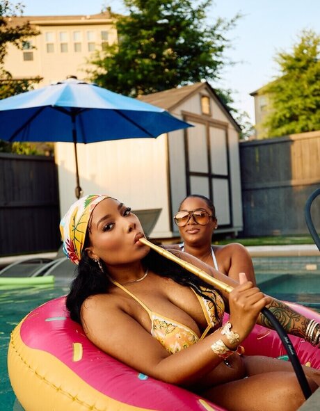 kortynie ホットなモデル アーカイブ