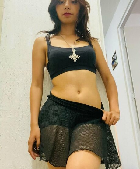 日本の女子高生OnlyFans セクシーxxx 画像