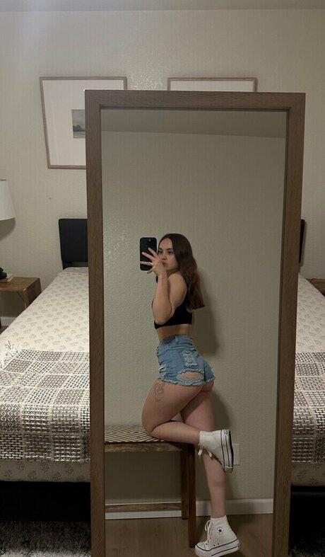 BBW TS オンリーファンズ アートxxx 画像