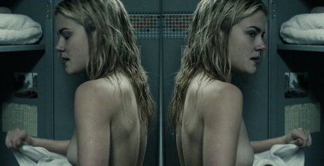 Rachael Taylor エロティックなスター ギャラリー