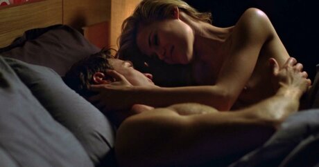 Rachael Taylor 限定モデル 写真