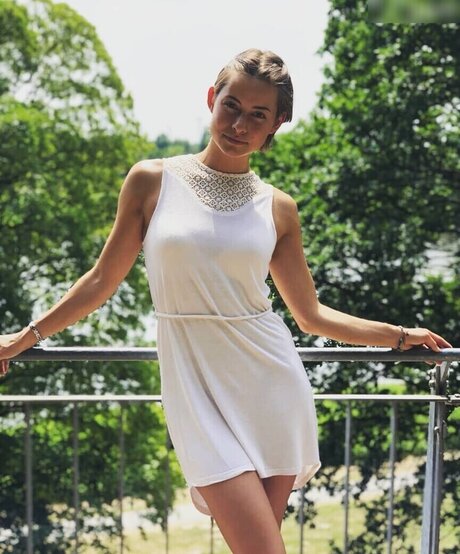 Jennifer Lange 美しいモデル 写真