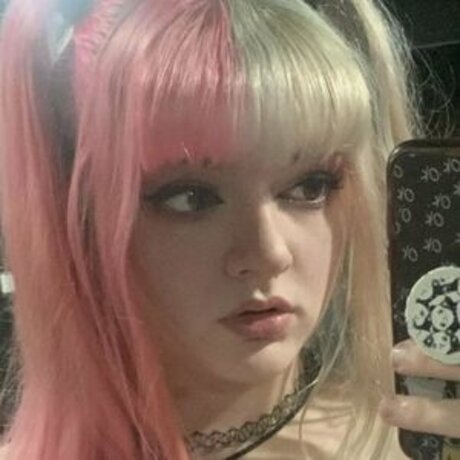 Ivy Riina 裸のスター 写真