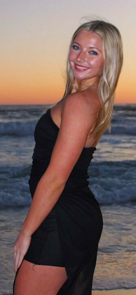 Meadow Eads 高品質のポルノスター 画像