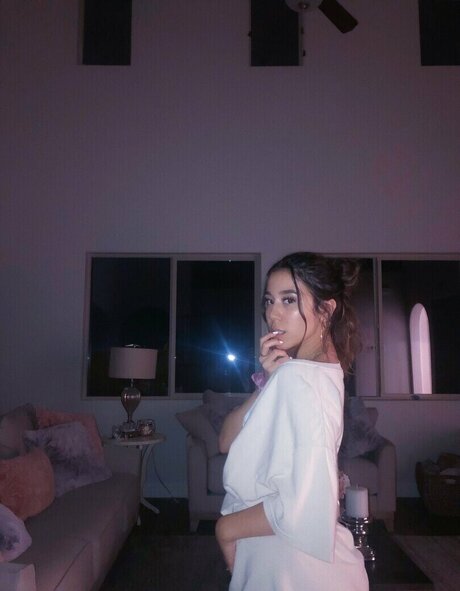 Cierra Revilla かわいいポルノスター ギャラリー