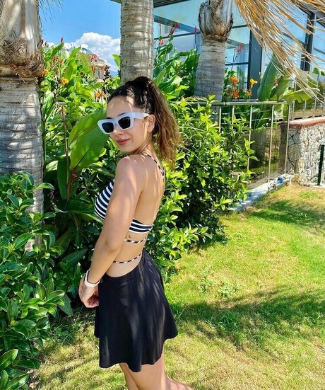 セクシーなドレスOnlyFans ホットヌード ギャラリー