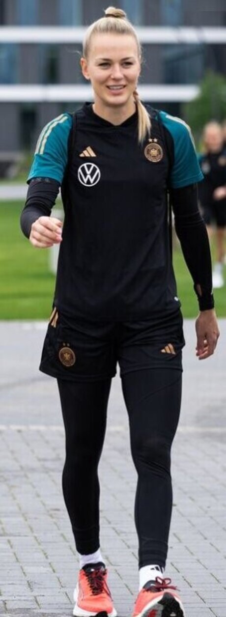 Merle Frohms ポルノスター 写真