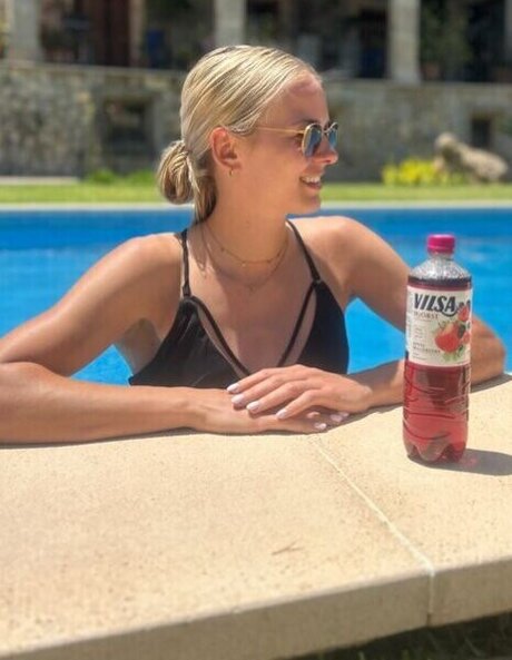 Merle Frohms ポルノ女優 写真