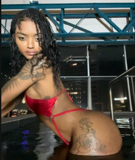 トゥインクスオンリーファンズ セックス 写真