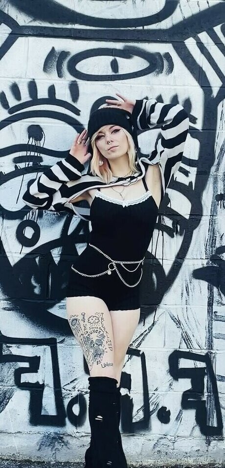 Noel Malphoi 独占スター 写真