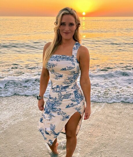 Tricia Whitaker 最高のスター 写真